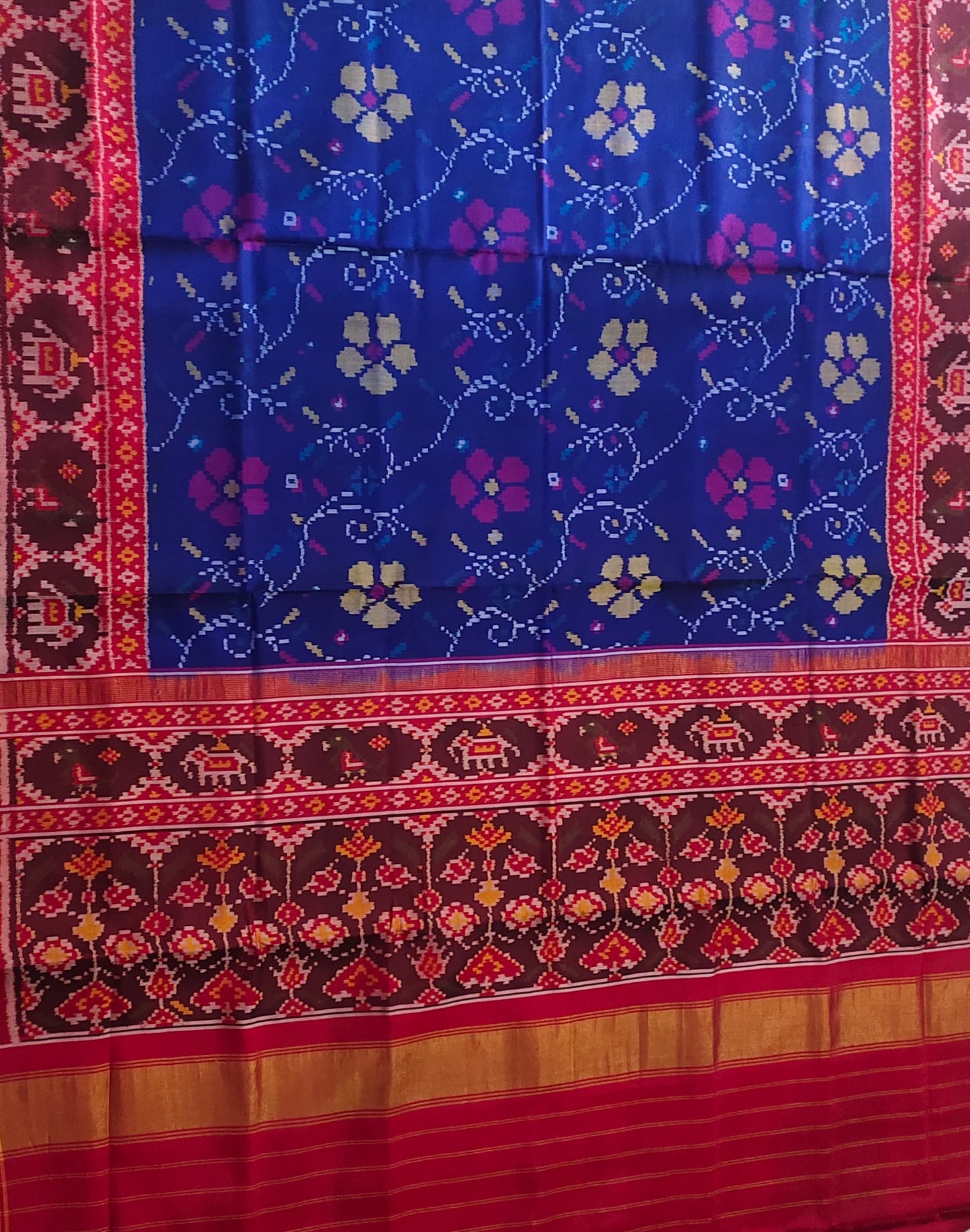 Brand new flower design Patan Patola First Copy Semi Ikkat Patola Saree.